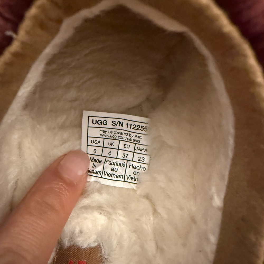 UGG Tasman Slipper with Red Trim - Picture 5 of 6